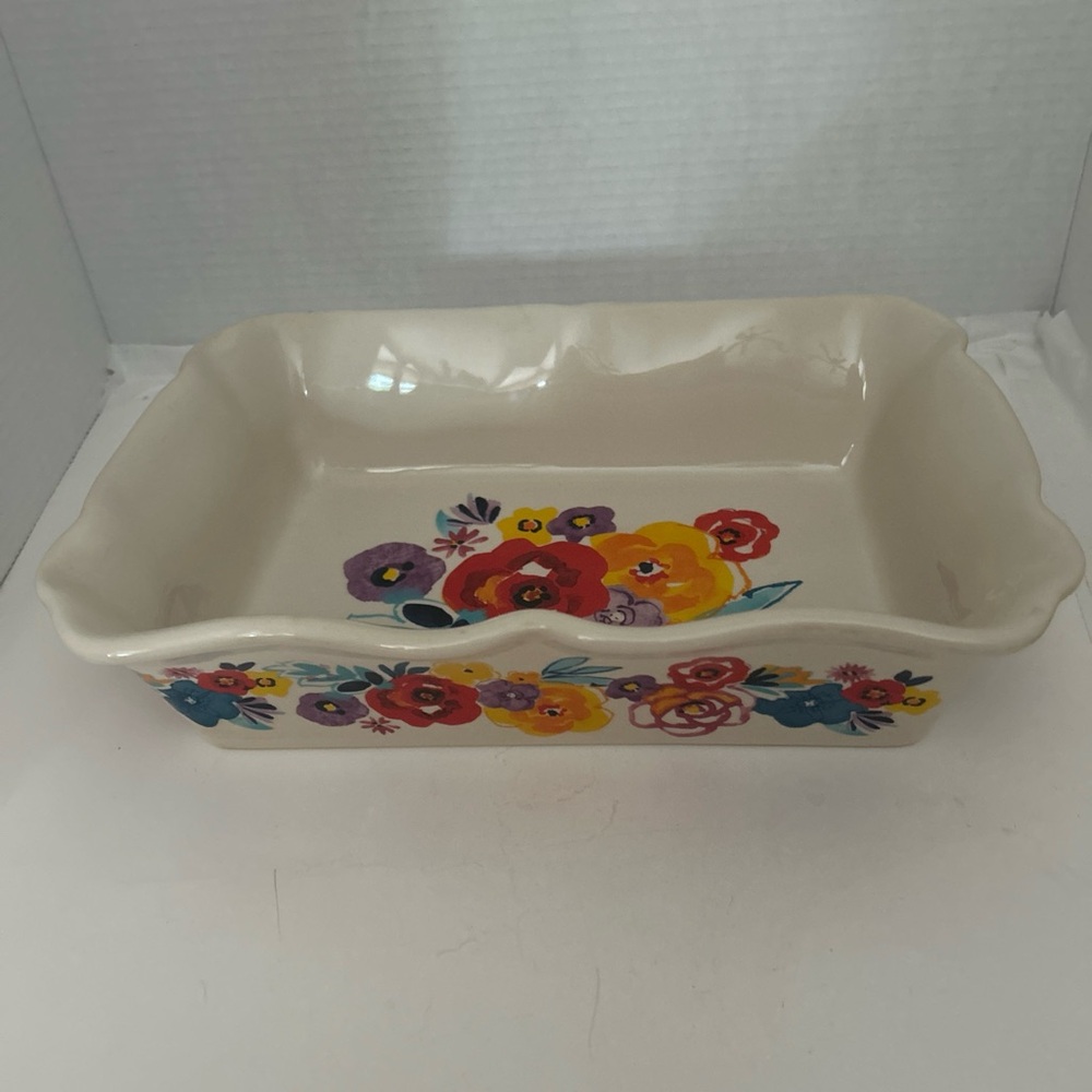 The Pioneer Woman Casserole Baking Dish Floral Pattern Ruffled Edges 12x8x3